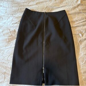 Elie Tahari Black Front-Zip Pencil Skirt